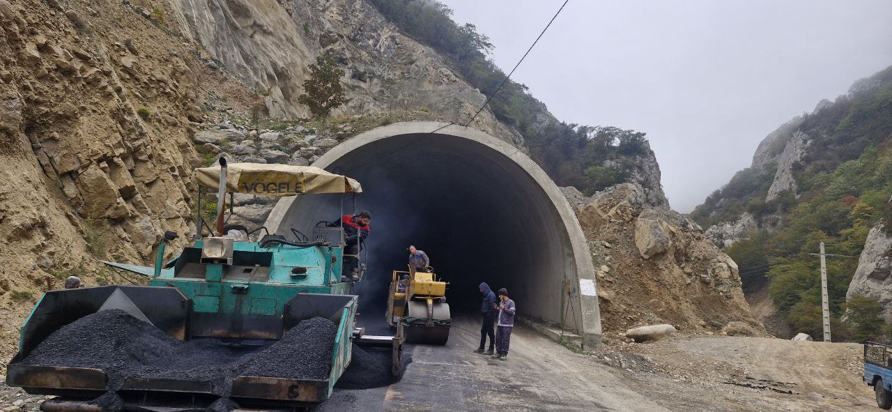 شرکت آسفالت آذین افروز شمال - تصویر پروژه - تونل شماره سه محور سه هزار به الموت ،قزوین